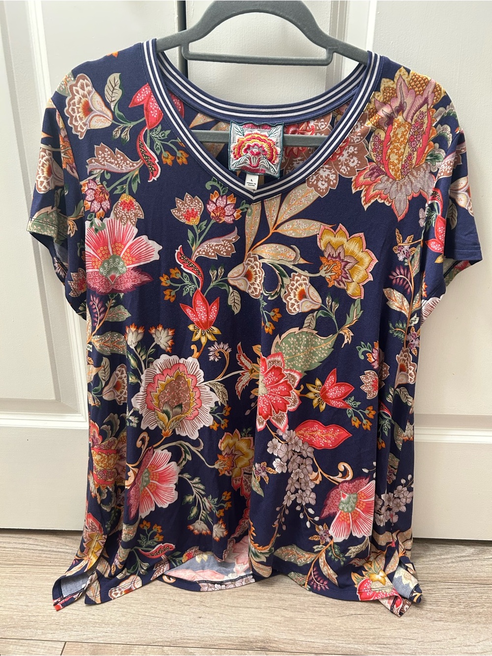 Johnny Was The Janie Favorite Drape Tunic Vivienne Vo Navy Floral V-Neck Large - Picture 11 of 14